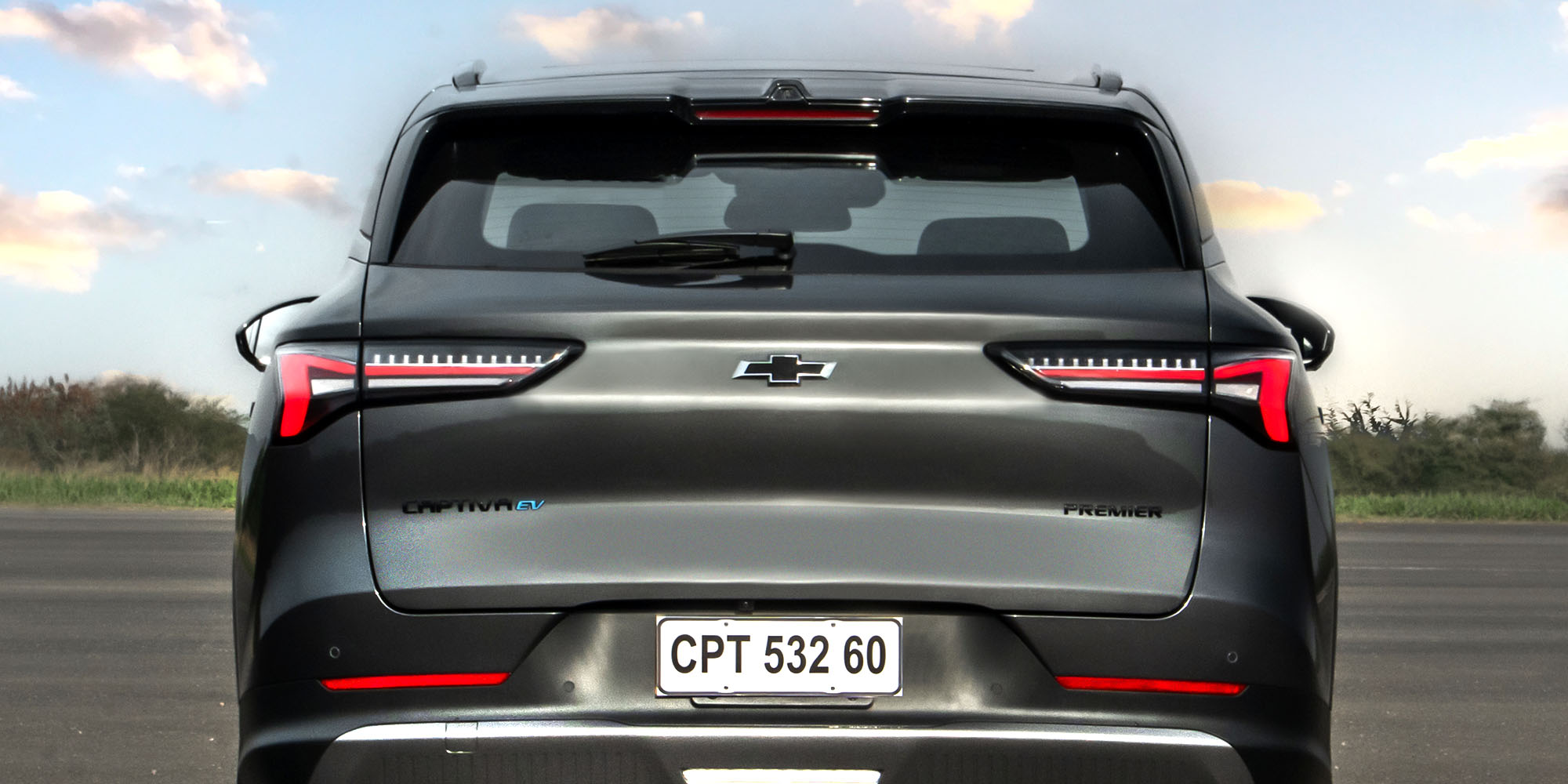 Vista trasera Captiva EV diseño moderno