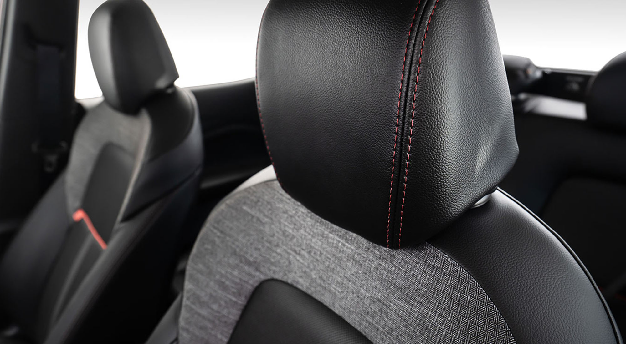 Chevrolet Montana LTZ interior: acabados de primer calidad